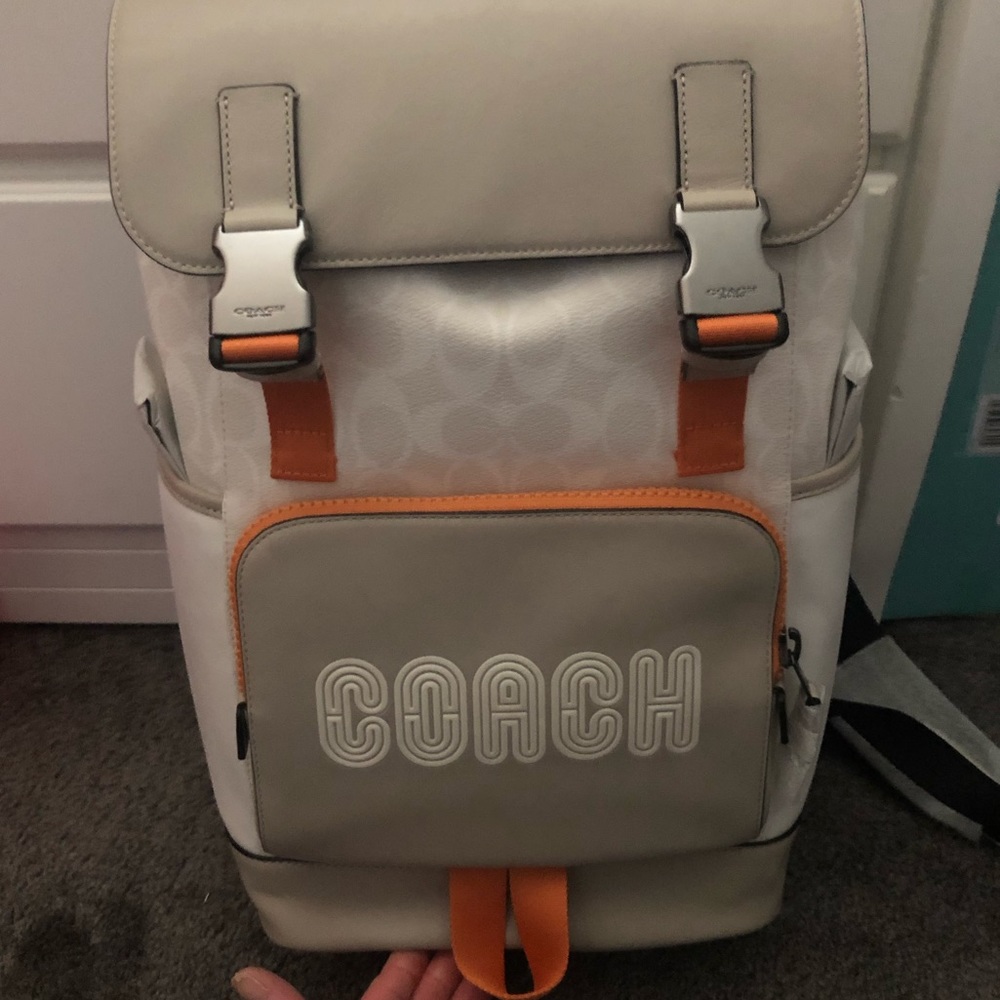 NEW COACH Signature Backpack - Picture 4 of 4